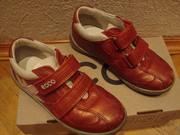 Продаются детские полуботинки ECCO (для девочки). 