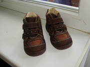 Продам детскую обувь