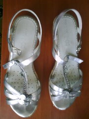 Продам босоножки на девочку, GEOX, б/у, размер 39, 