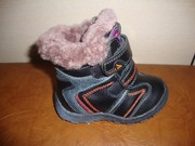 Ботиночки для мальчика новые продам 220