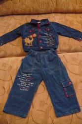 Продам детский костюм б-у