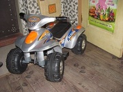 Продам детский квадроцикл (аккумулятор 6 в.) б/у в хорошем состоянии.