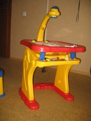 Продам детскую парту Molto б/у с табуреткой