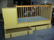 Кроватку - трансформер из дерева (0 месяцев - 10 лет) б/у.