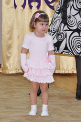 Продам платье на 3-4 года.