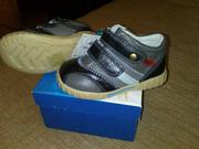 Продам новые кожаные ботиночки,  размеры 20-25