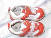 Кроссовки для девочки