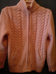 Продается вязанная кофта для девочки на молнии