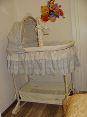 Колыбель с электронной системой укачивания, колыбельными мелодиями