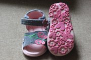 Продам сандалики для девочки джинсовые Mothercare