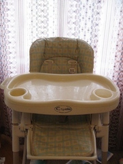 Дитячий стільчик для годування